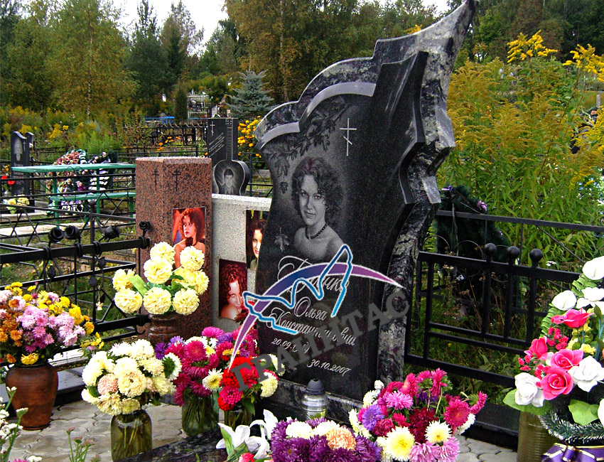 Мемориальные памятники из гранита