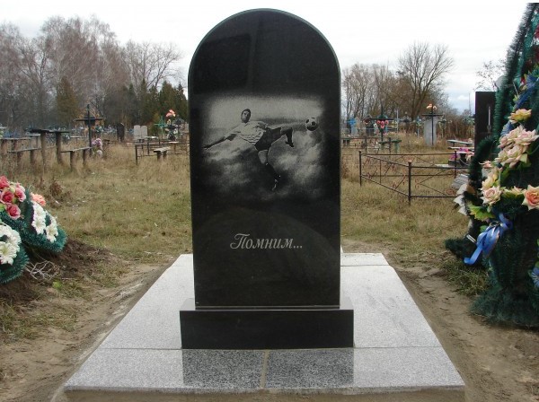 Оформление памятников тематическими изображениями